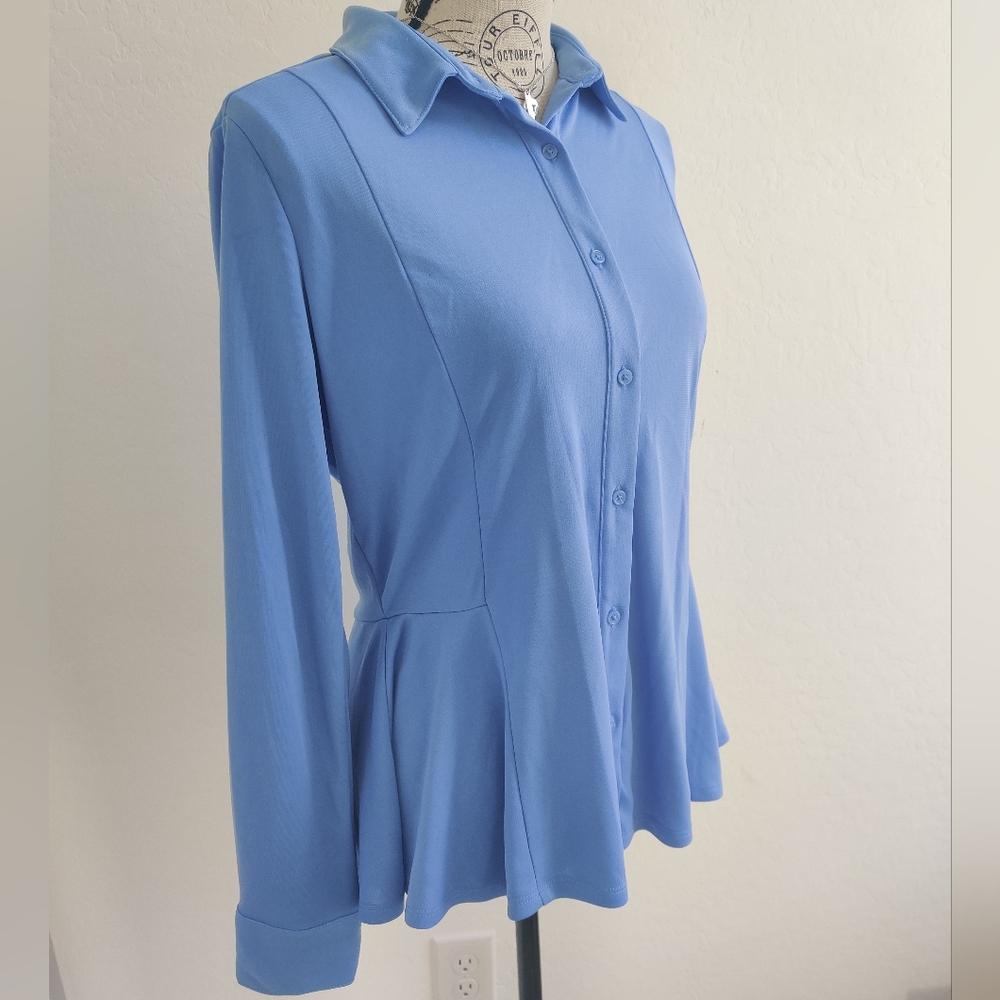 Roz & Ali Light blue business casual office button down top_Medium